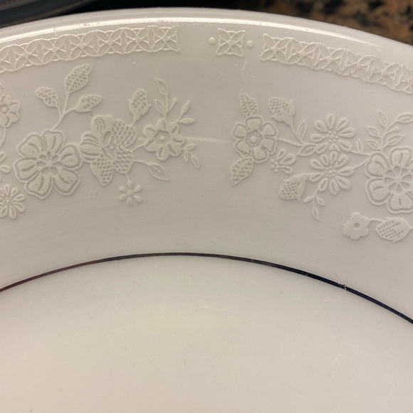 Vintage Chantilly by LILING Salad plates - set of 4 plates - Picture 2 of 6